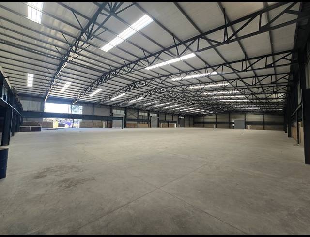 7,000M² WAREHOUSE FOR SALE IN ANDERBOLT